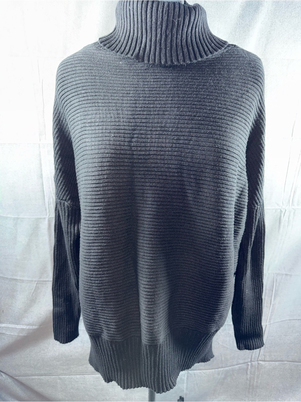 2684-Lillusory Women's Gray Ribbed Turtleneck Sweater